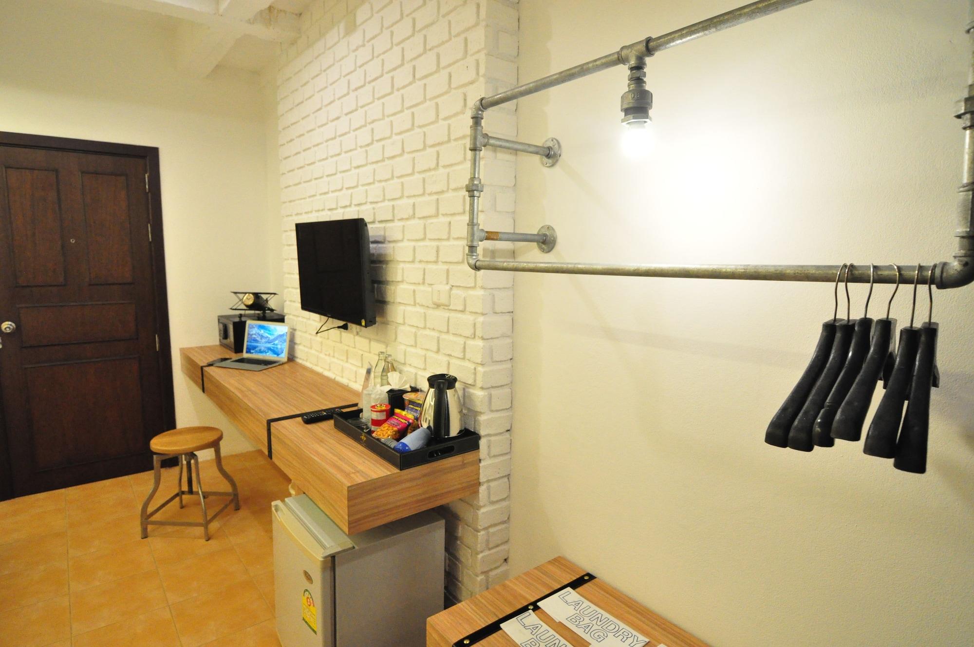 酒店 Forty Winks Phuket